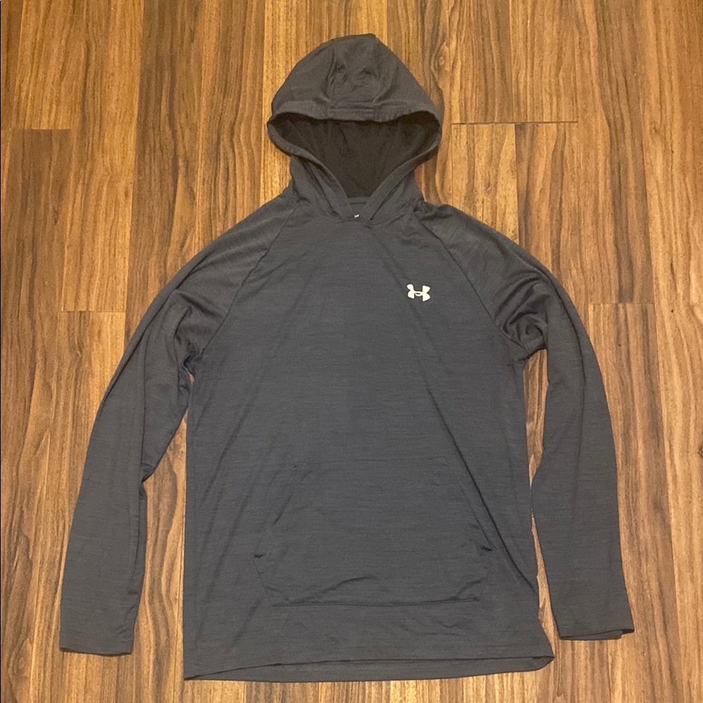 Under Armour Size Large Men’s Hooded Long-Sleeve Shirt